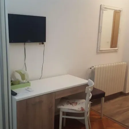 Gostinjska kuća Jezera 3*